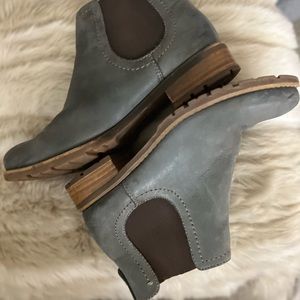 Sofft WOMENS boots denhim blue size 8 m